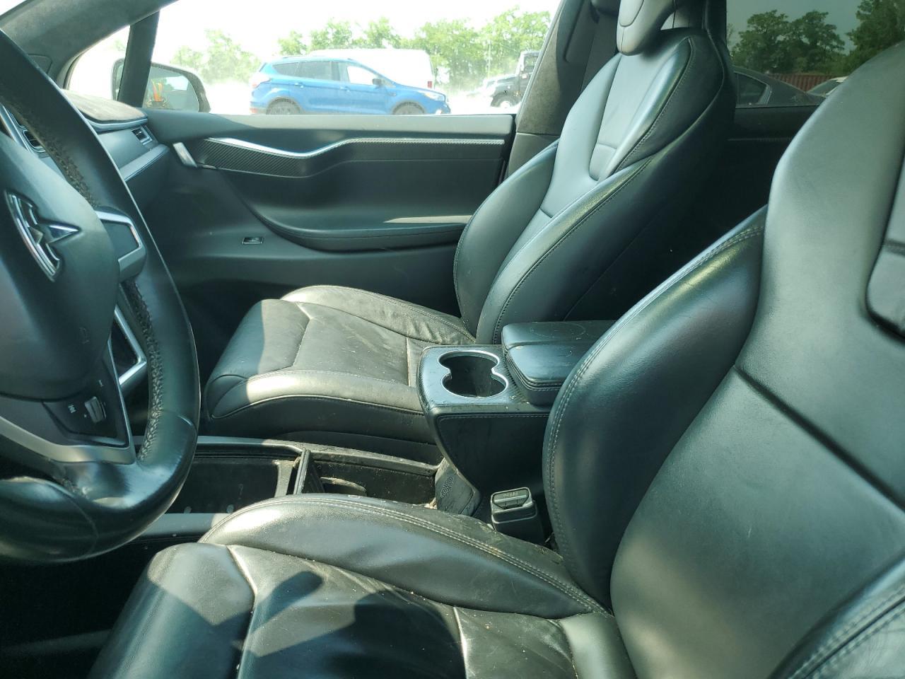 2017 Tesla Model X - Фото 7