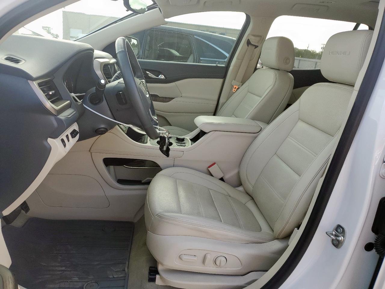 2023 GMC Acadia Denali - Image 7