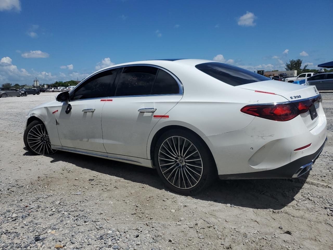 2024 Mercedes-Benz E 350 4Matic - Фото 2