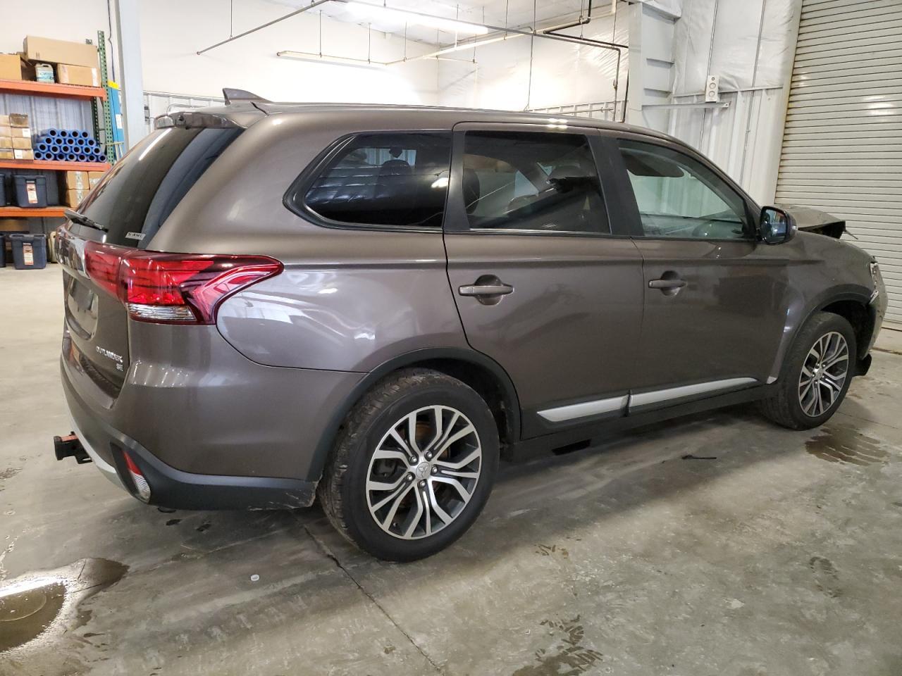 2017 Mitsubishi Outlander Se - Image 3