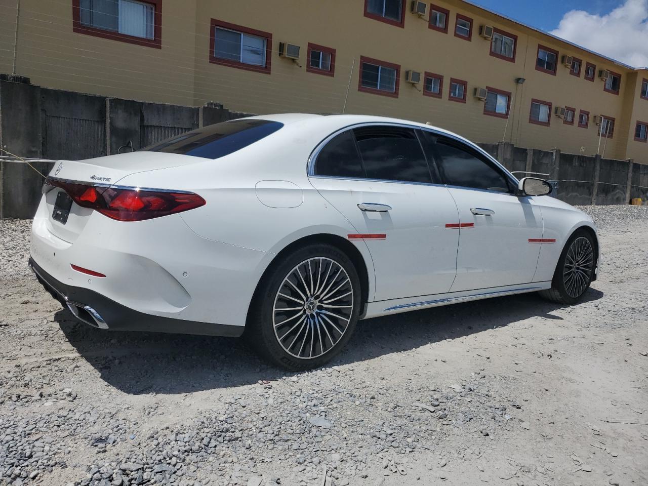 2024 Mercedes-Benz E 350 4Matic - Фото 3