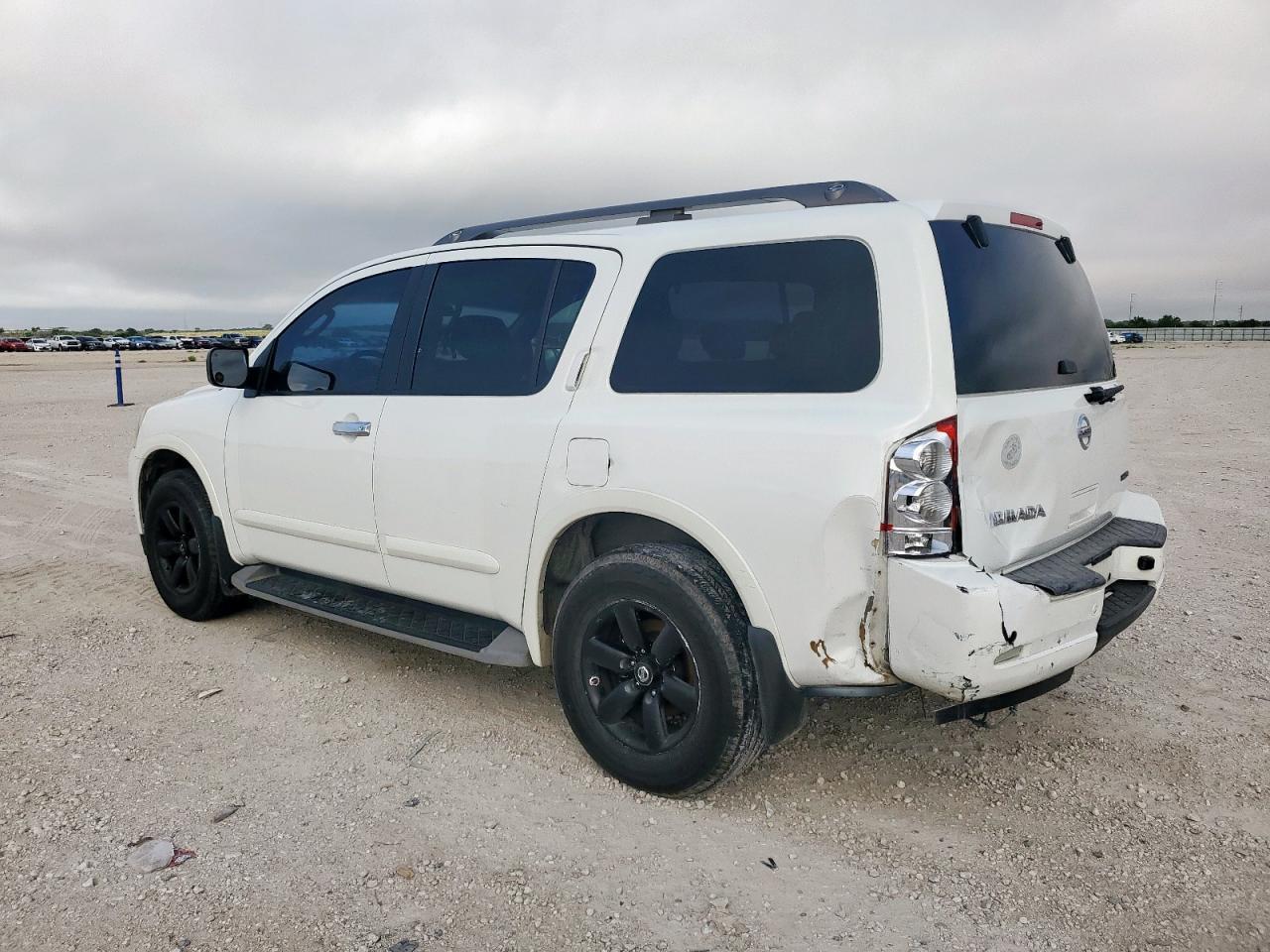 2011 Nissan Armada Sv - Image 2