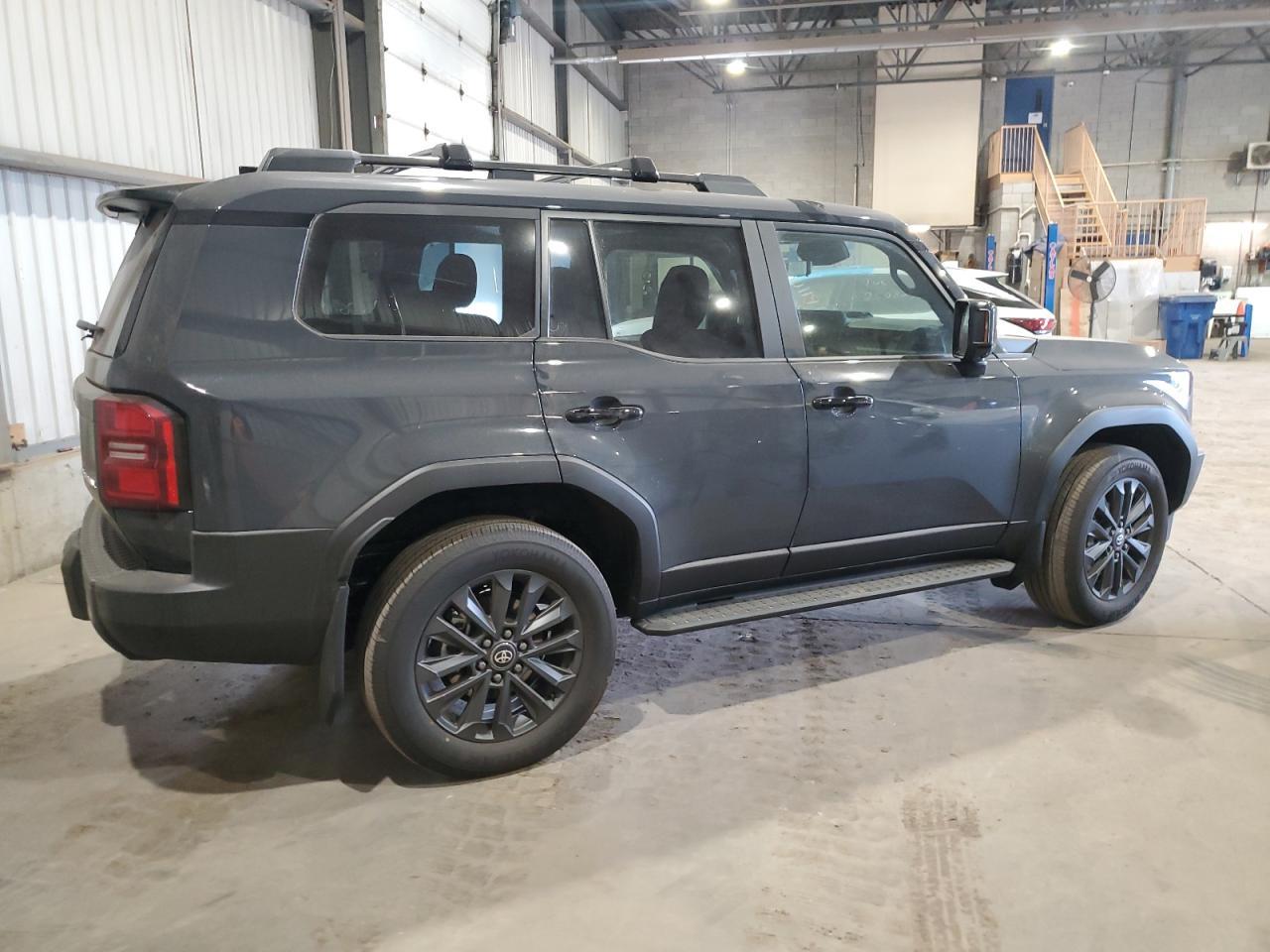 2025 Toyota Land Cruiser Base - Фото 3