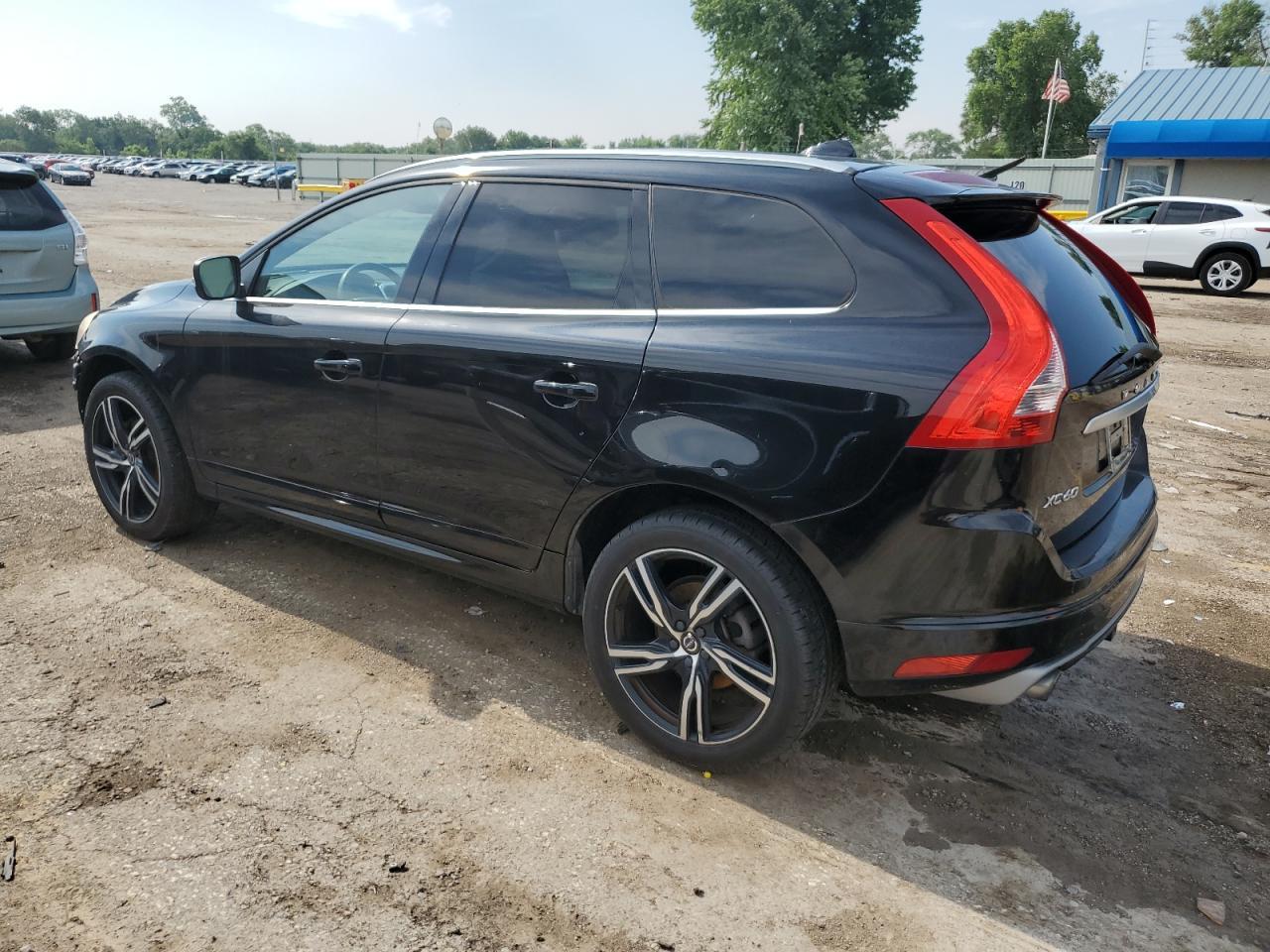 2017 Volvo Xc60 T6 R-Design Platinum - Фото 2