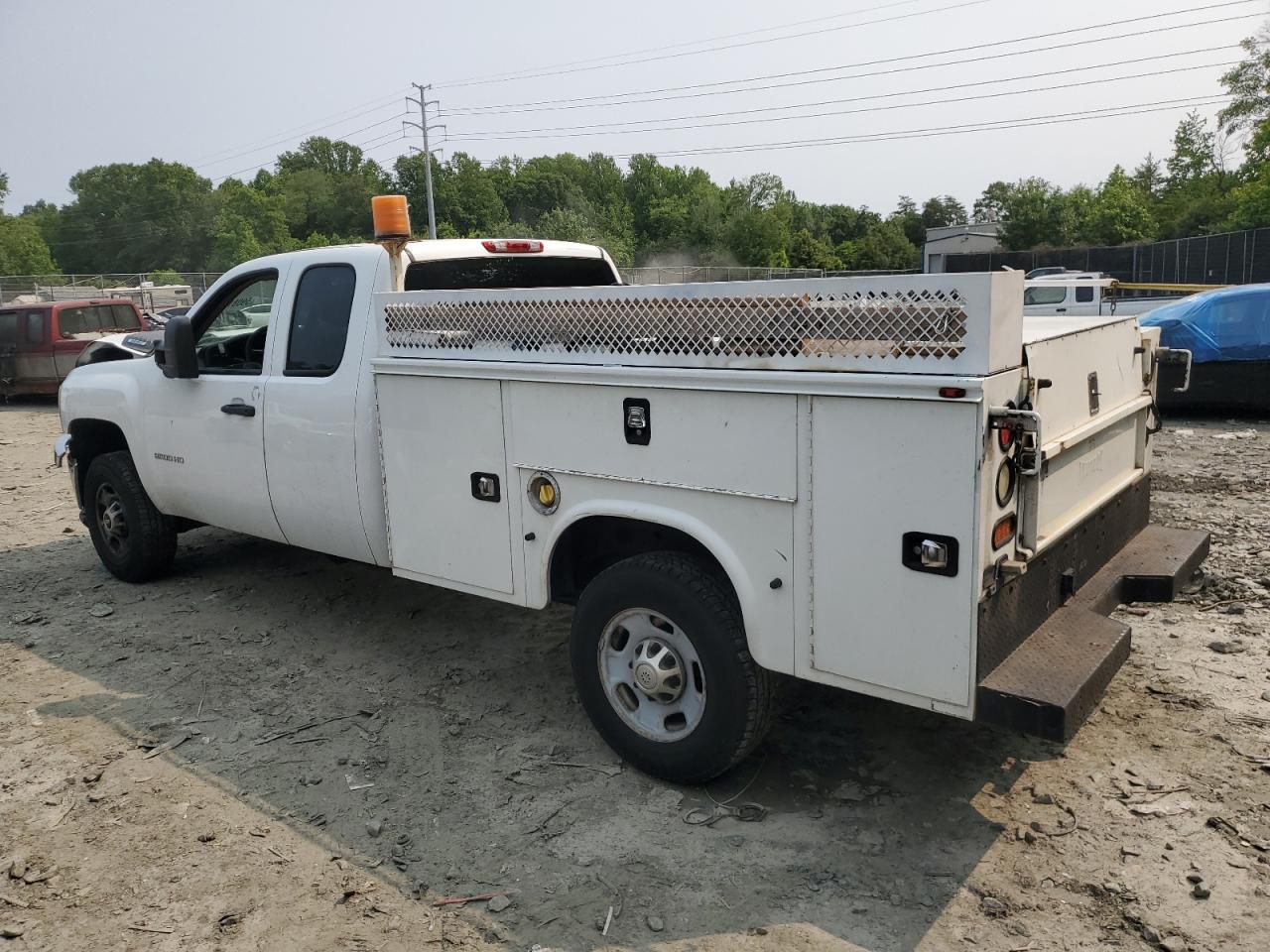 2013 Chevrolet Silverado C2500 Heavy Duty - Image 2