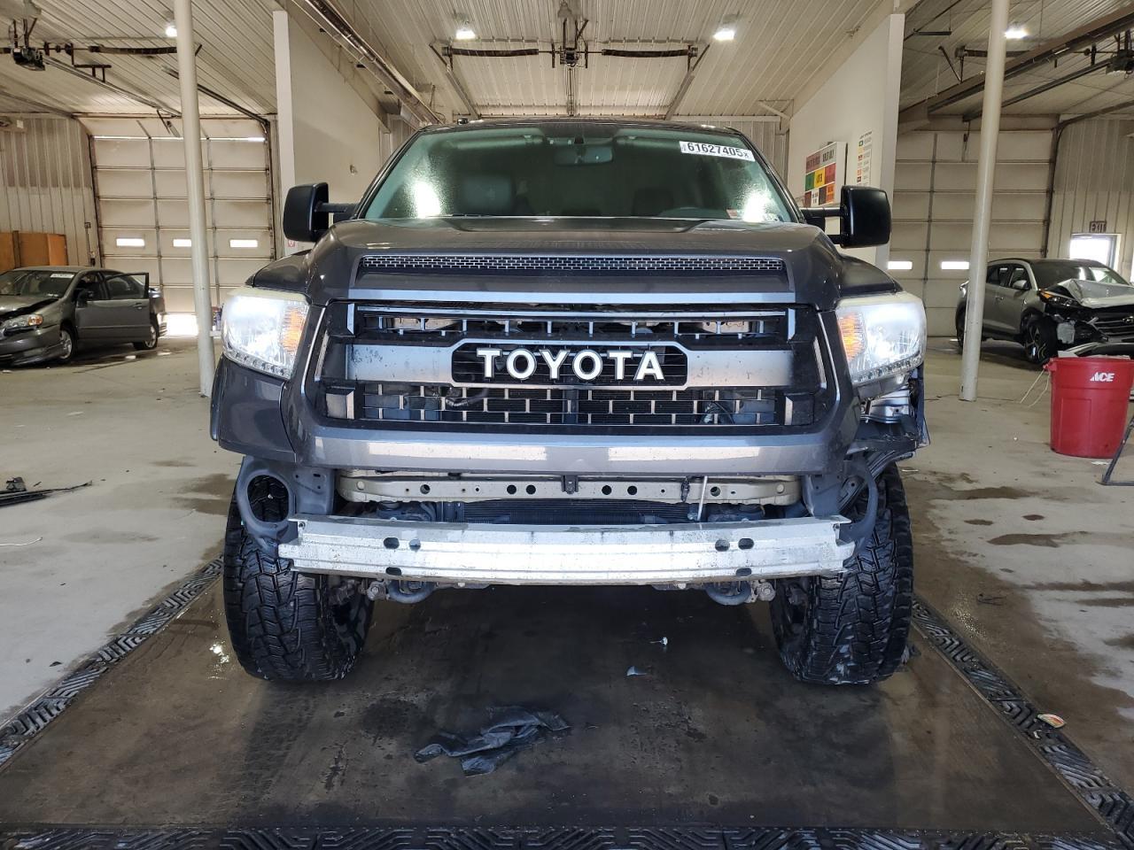 2015 Toyota Tundra Crewmax Sr5 - Image 5