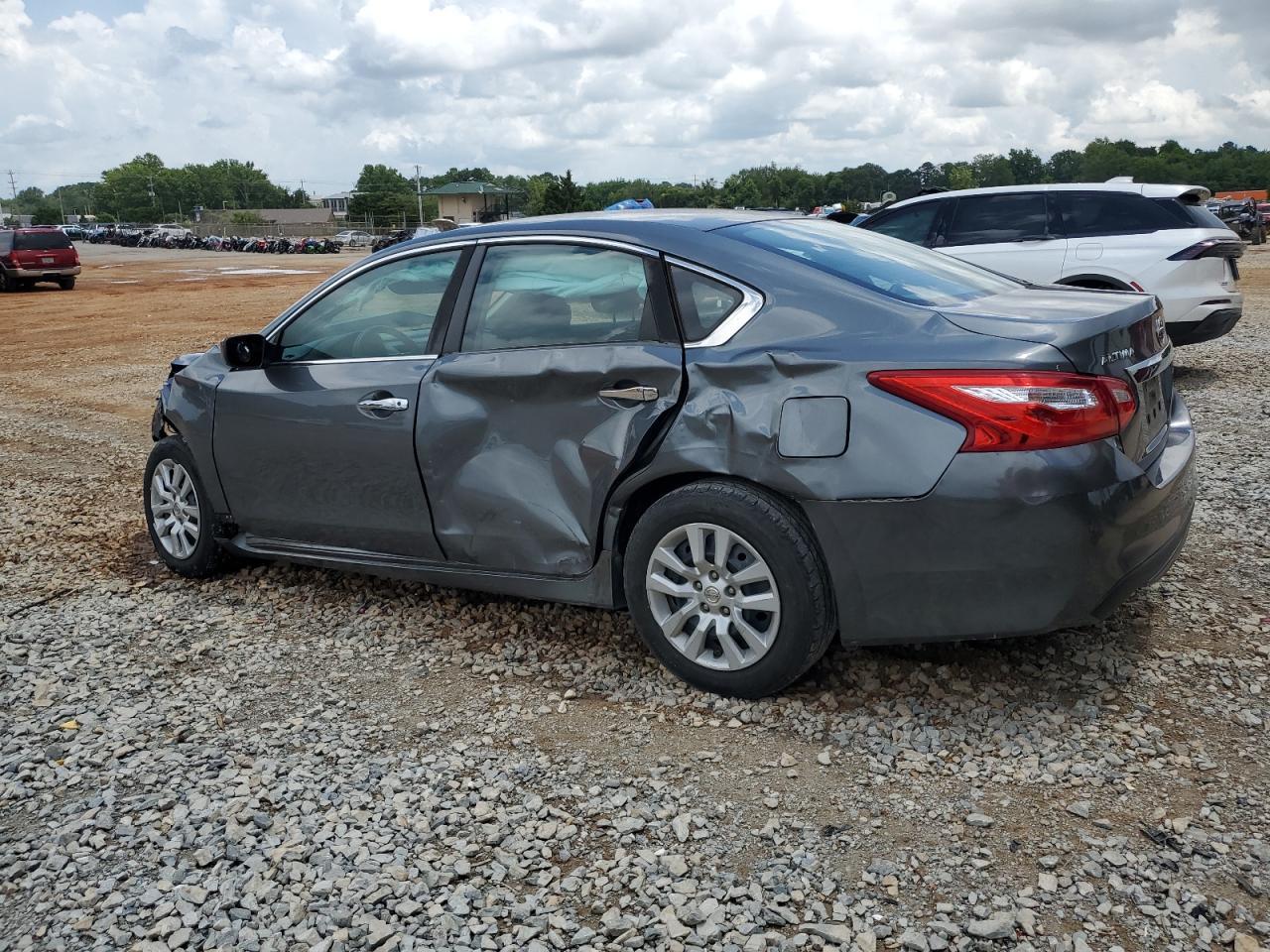 2017 Nissan Altima 2.5 - Image 2