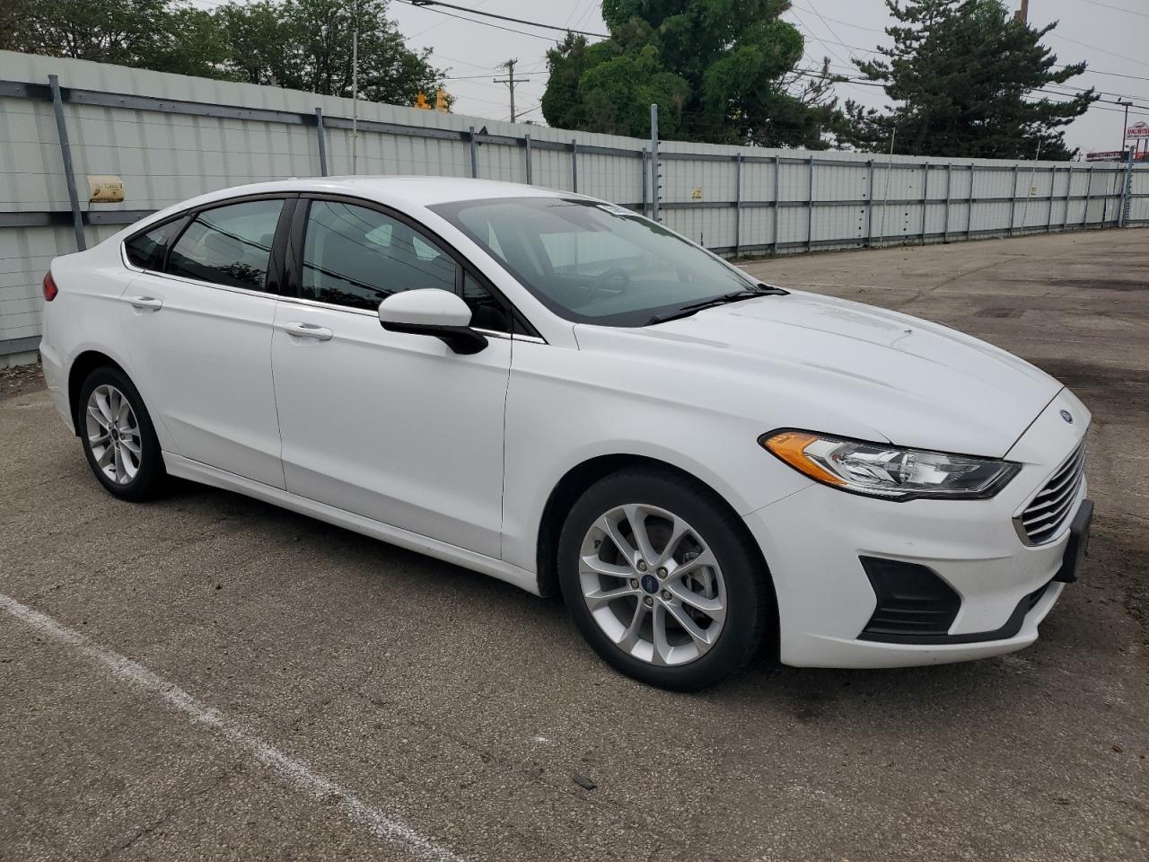 2020 Ford Fusion Se - Image 4