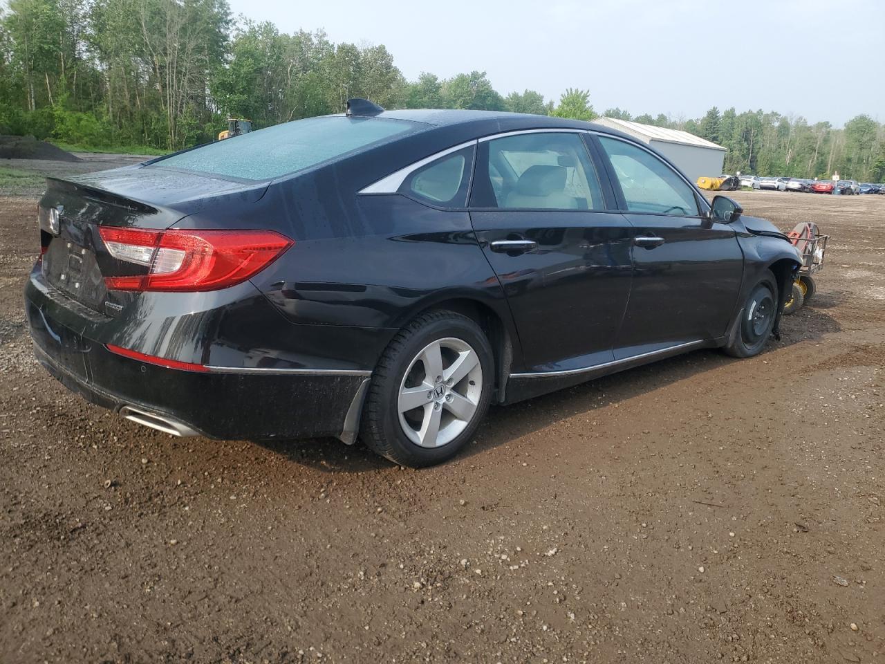 2018 Honda Accord Touring - Image 3
