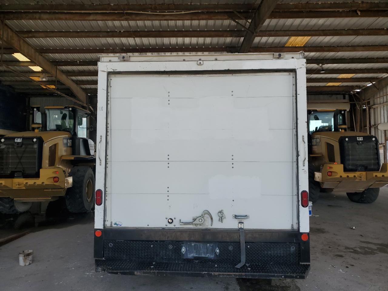 2022 Chevrolet Express G3500 - Фото 6