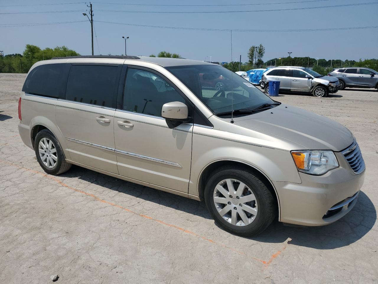 2015 Chrysler Town & Country Touring - Image 4