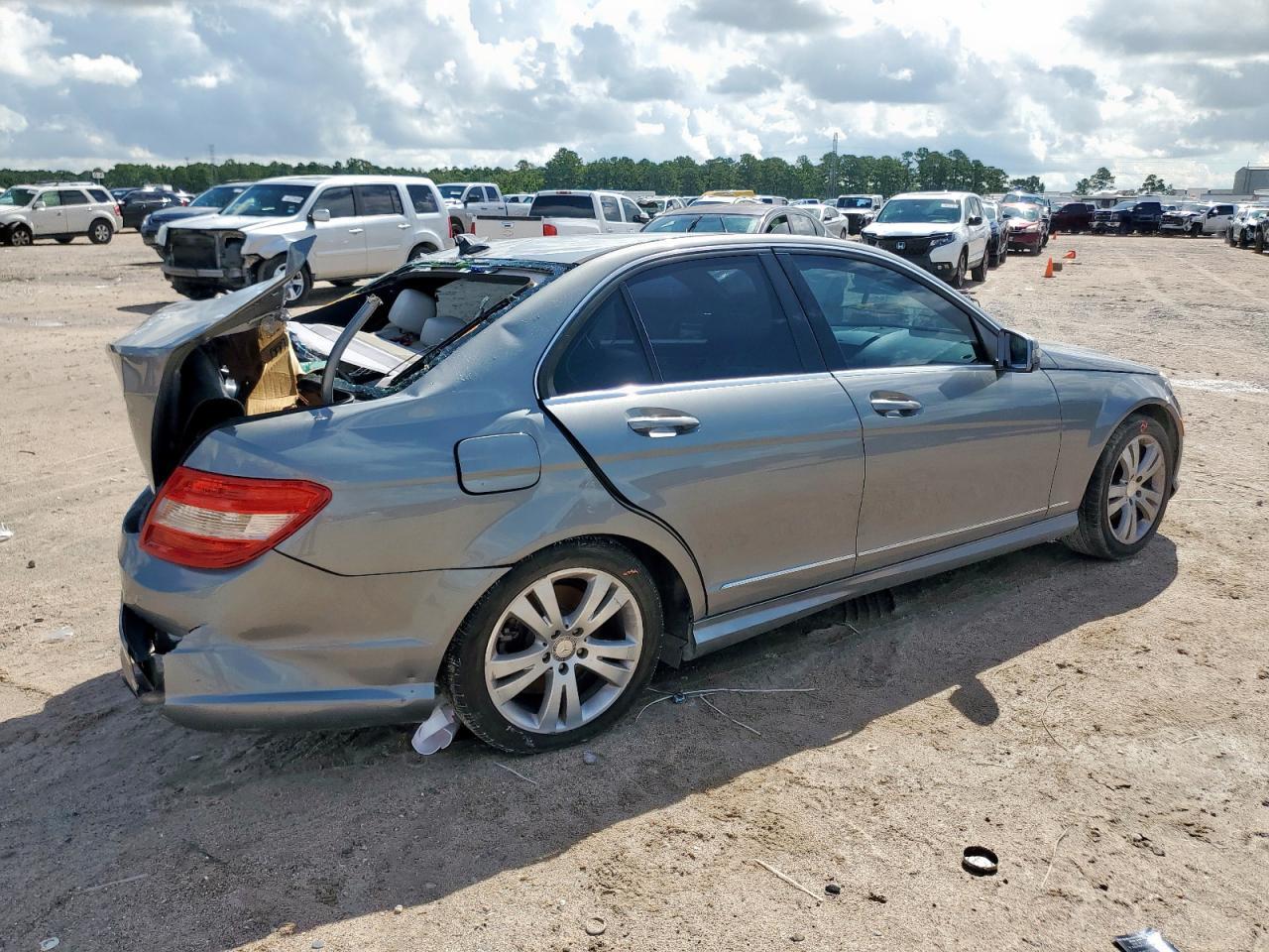 2011 Mercedes-Benz C 300 - Image 3
