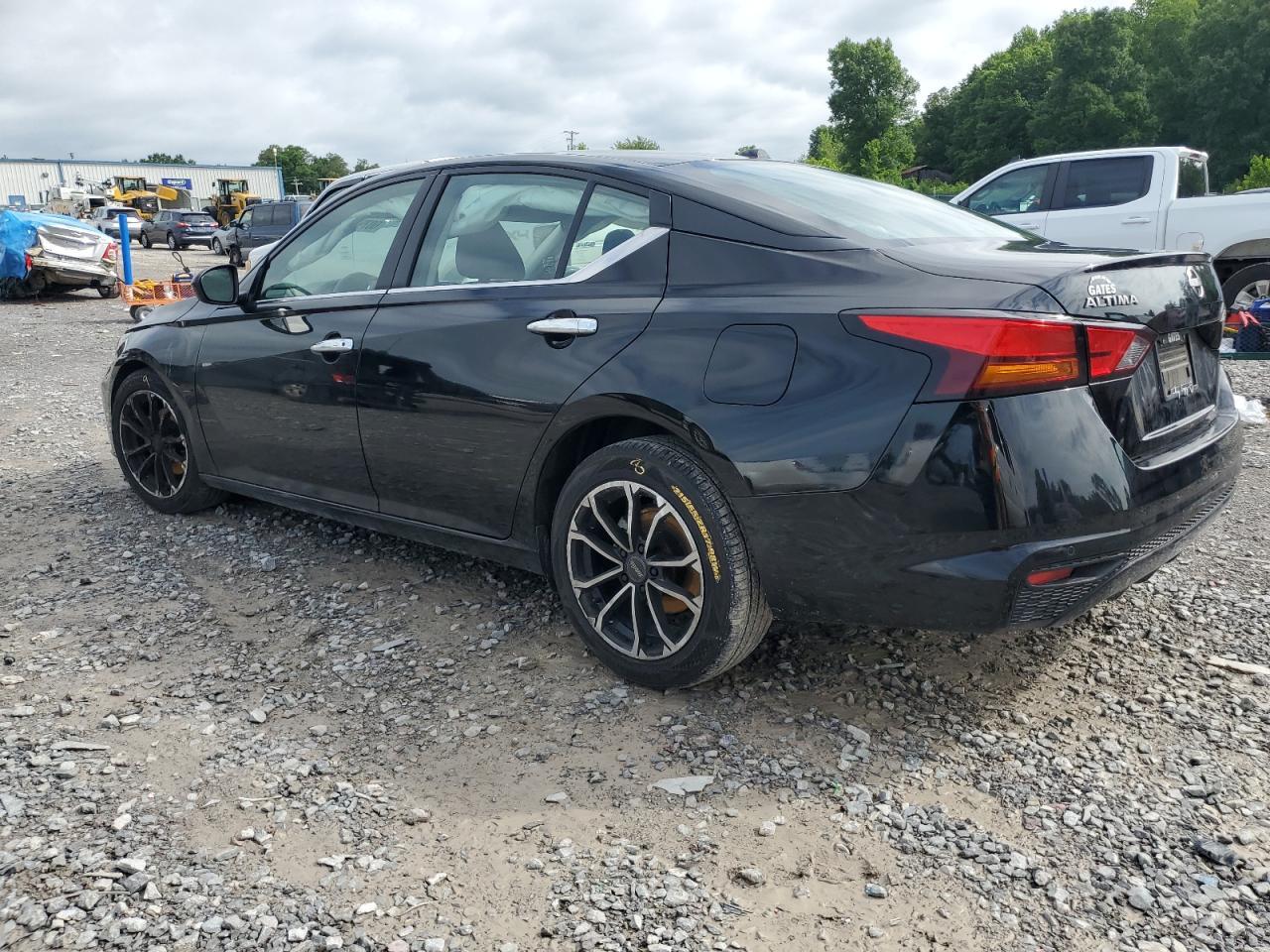 2023 Nissan Altima Sv - Фото 2