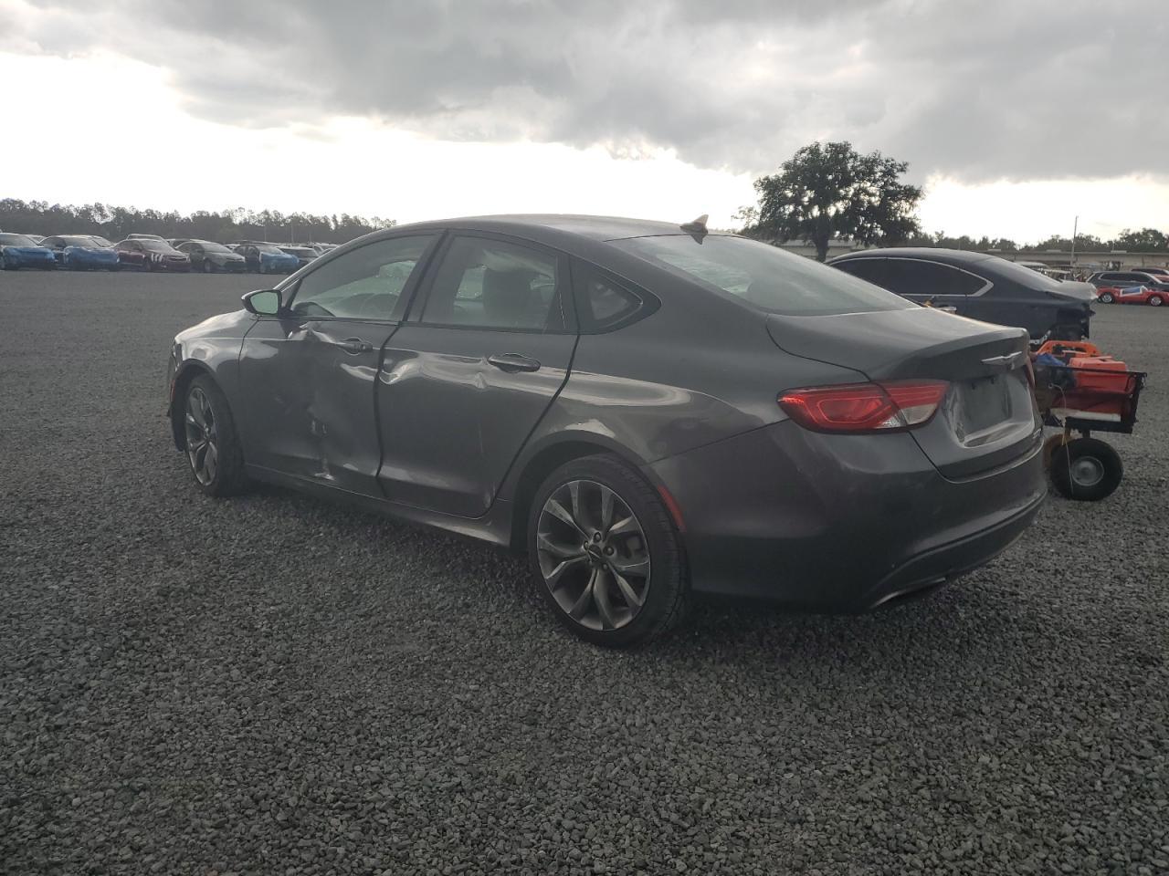 2016 Chrysler 200 S - Image 2