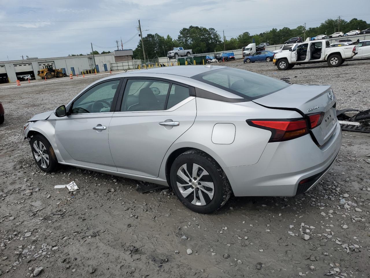 2019 Nissan Altima S - Фото 2