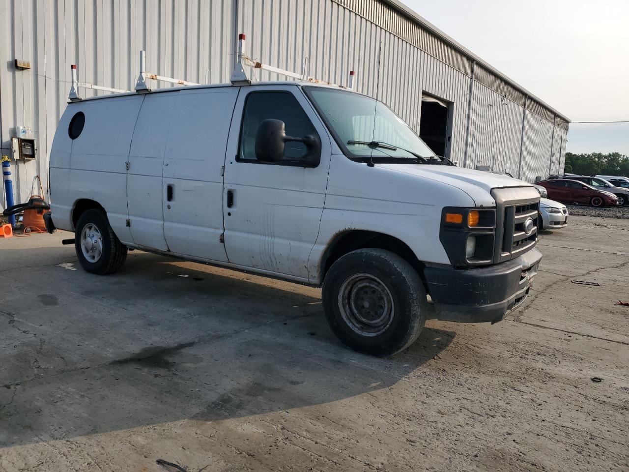 2011 Ford Econoline E250 Van - Фото 4