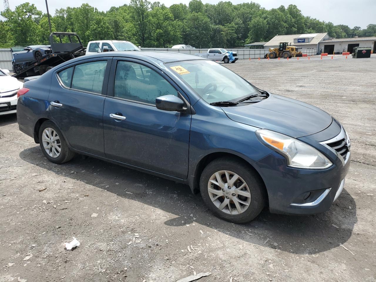 2017 Nissan Versa S - Image 4