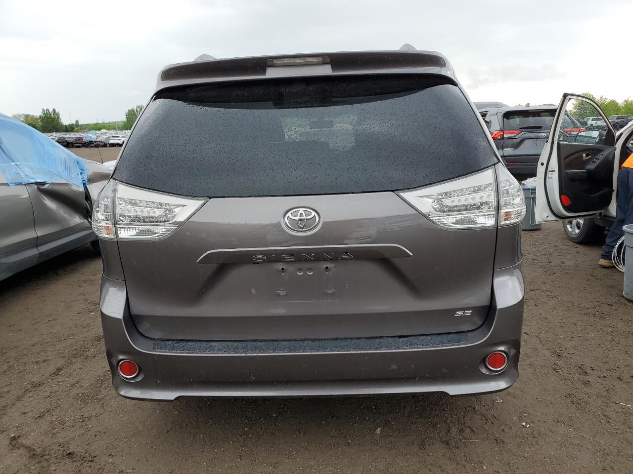 2014 Toyota Sienna Sport - Фото 6