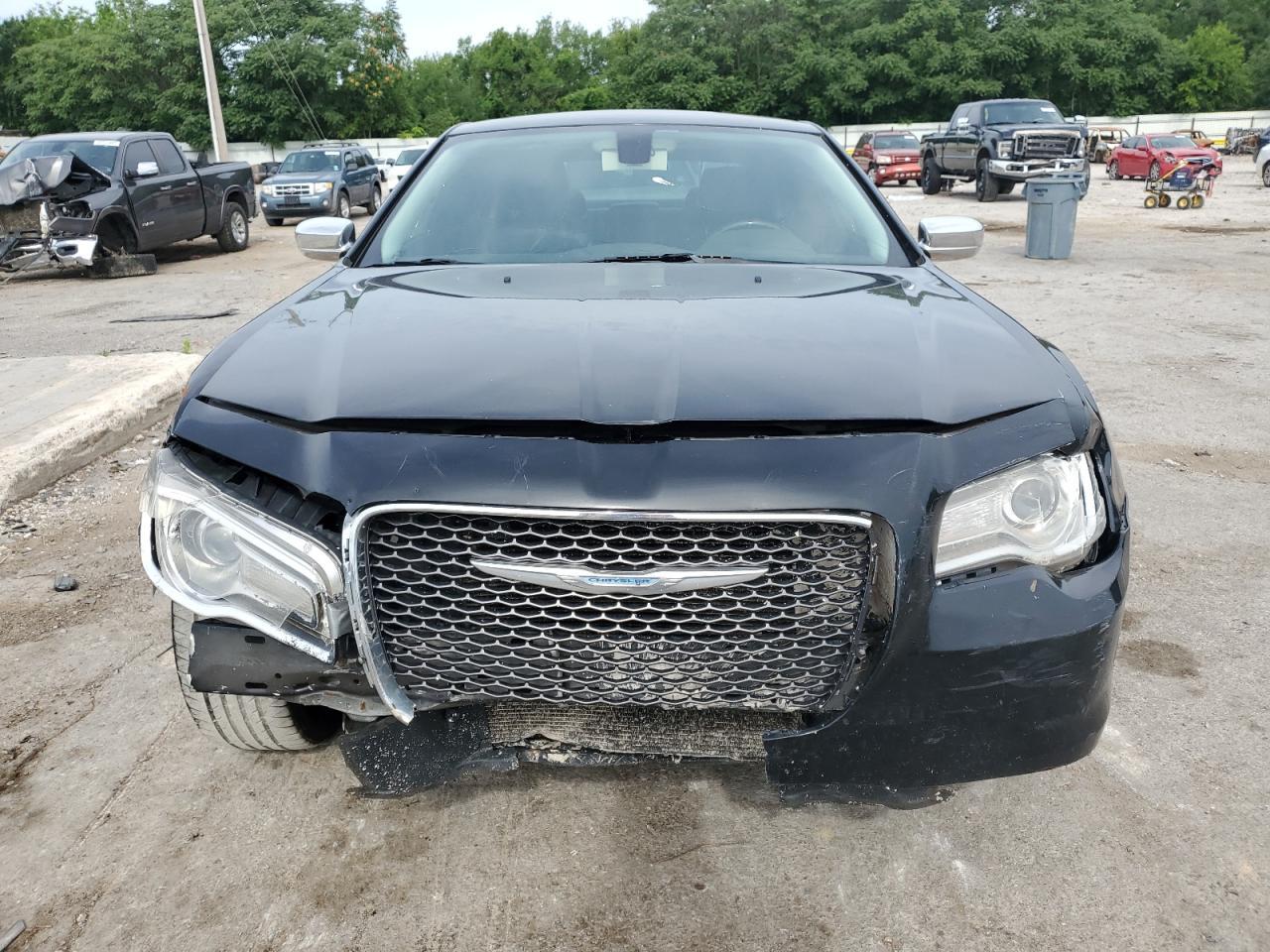 2016 Chrysler 300C - Фото 5