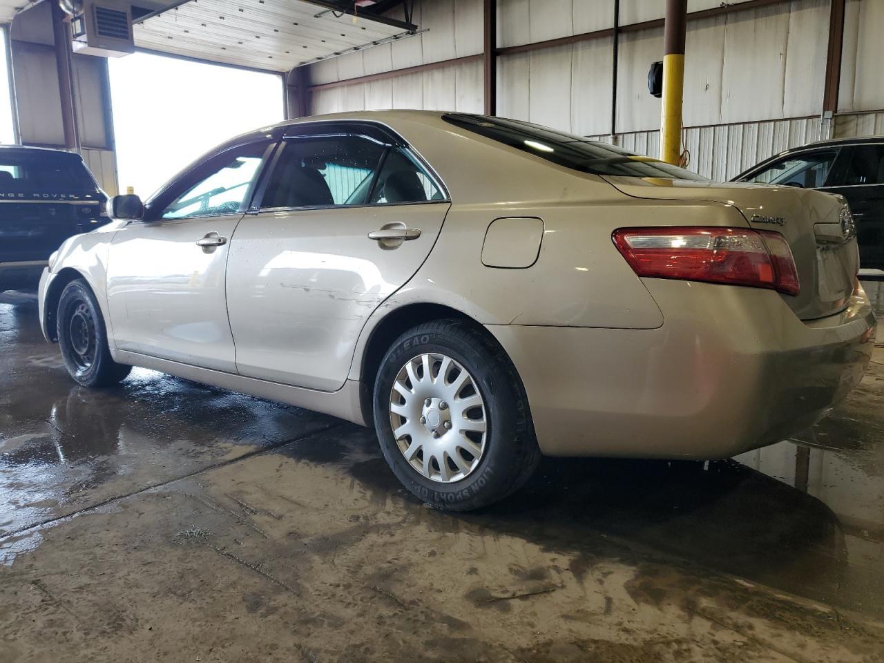 2009 Toyota Camry - Image 2