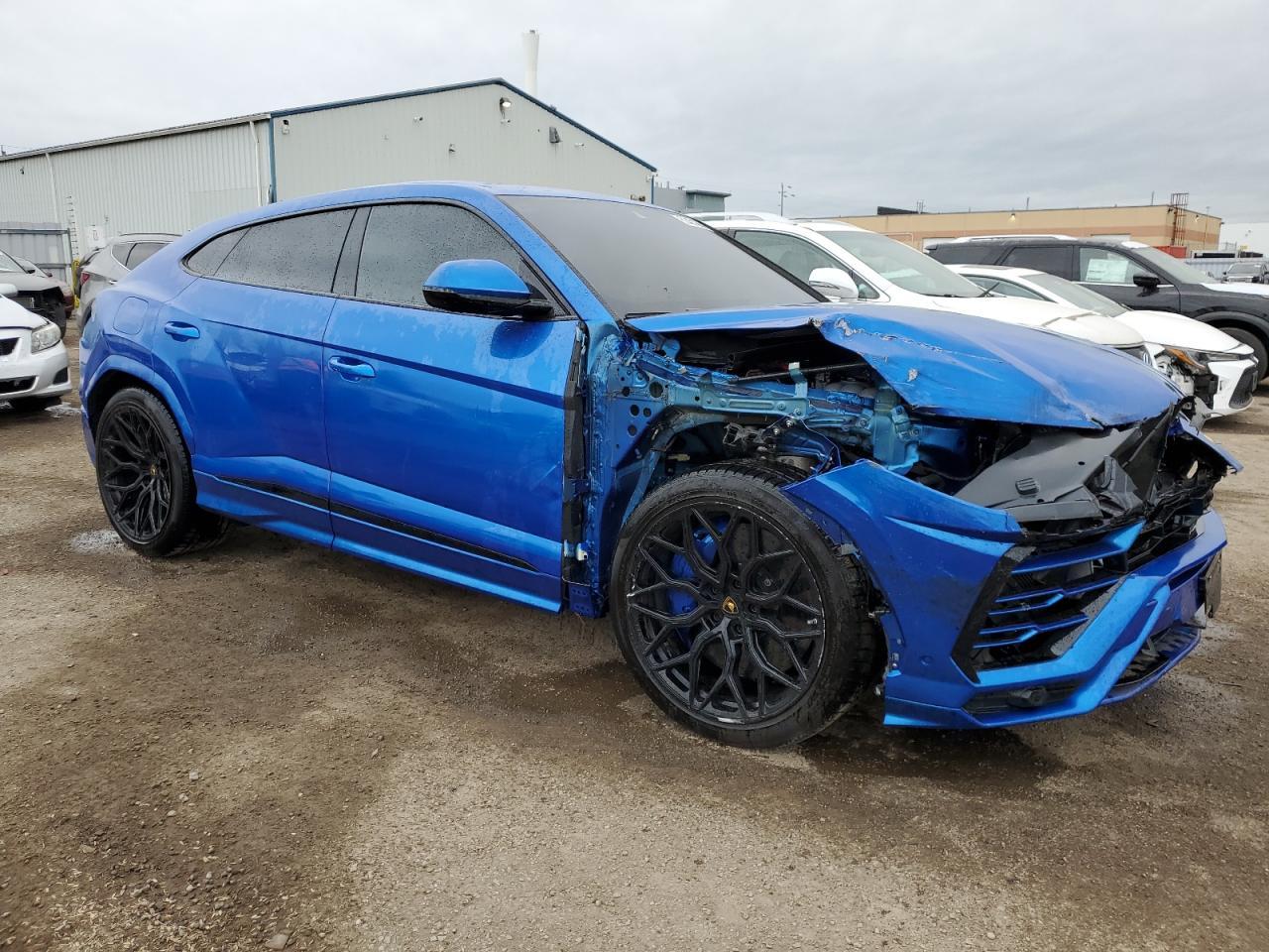 2022 Lamborghini Urus - Фото 4