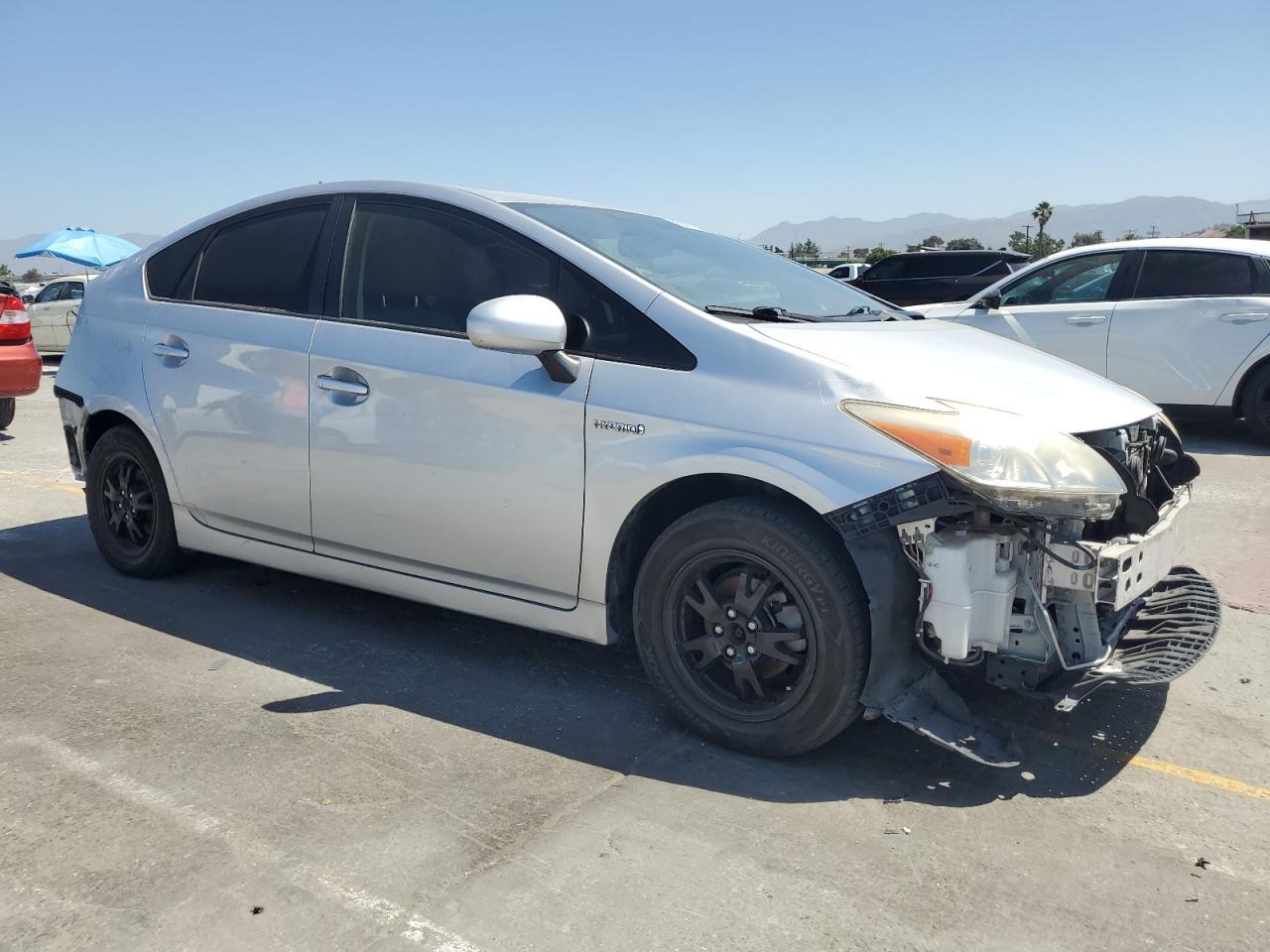 2013 Toyota Prius - Фото 4