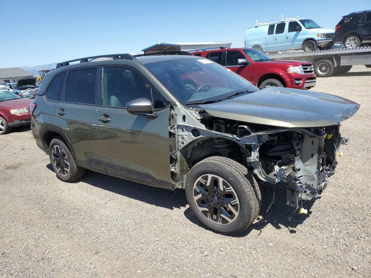 2025 Subaru Forester Premium - Фото 4