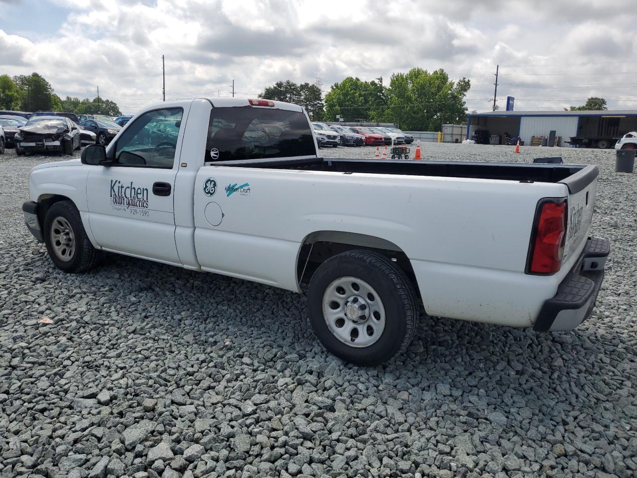 2005 Chevrolet Silverado C1500 - Image 2