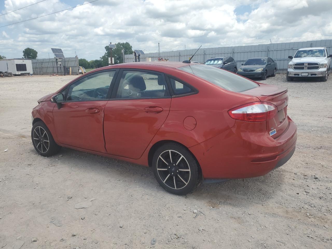 2018 Ford Fiesta Se - Фото 2