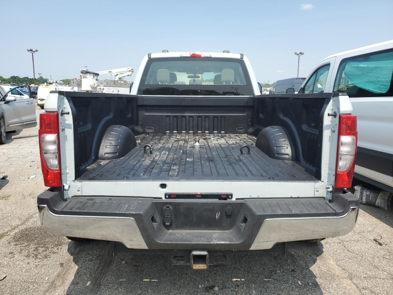 2022 Ford F350 Super Duty - Фото 6