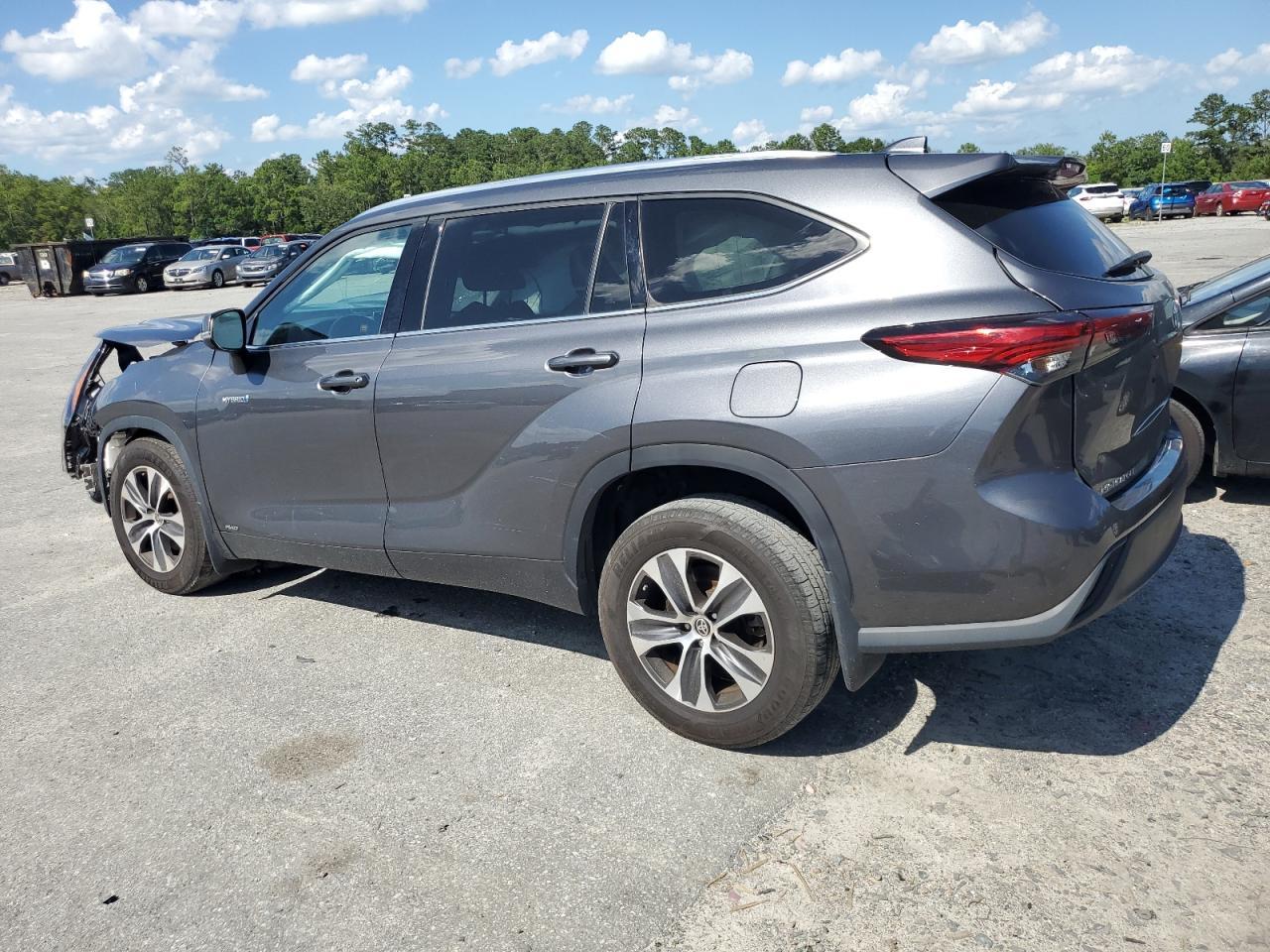 2020 Toyota Highlander Hybrid Xle - Image 2