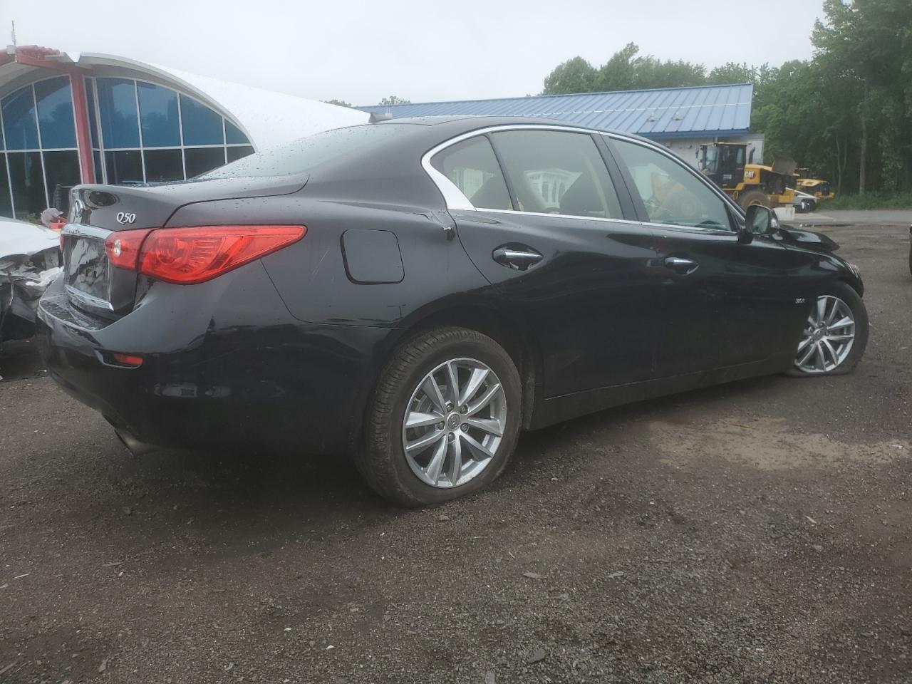 2017 Infiniti Q50 Premium - Image 3