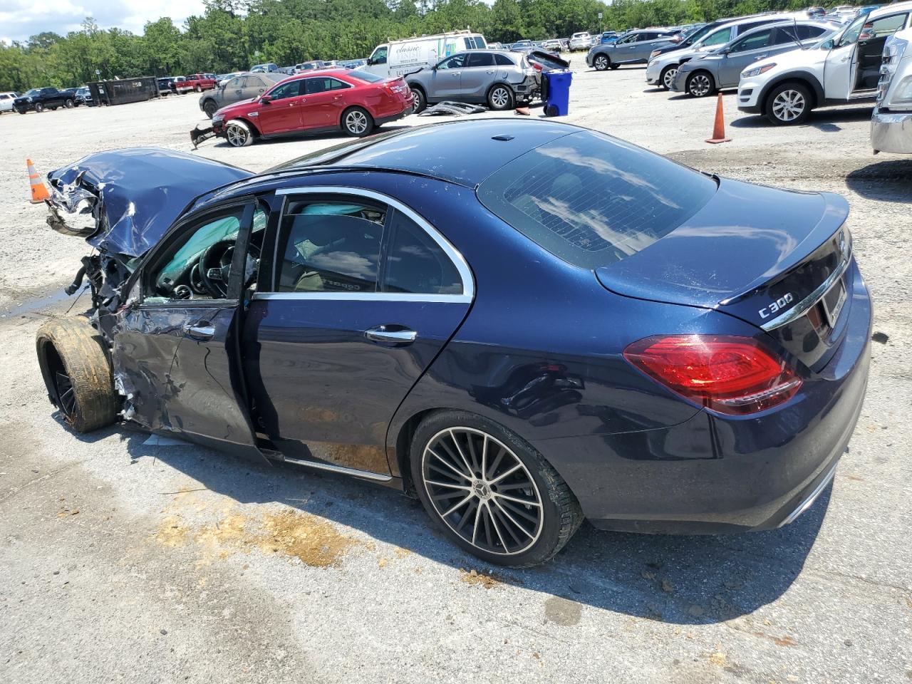 2020 Mercedes-Benz C 300 - Фото 2