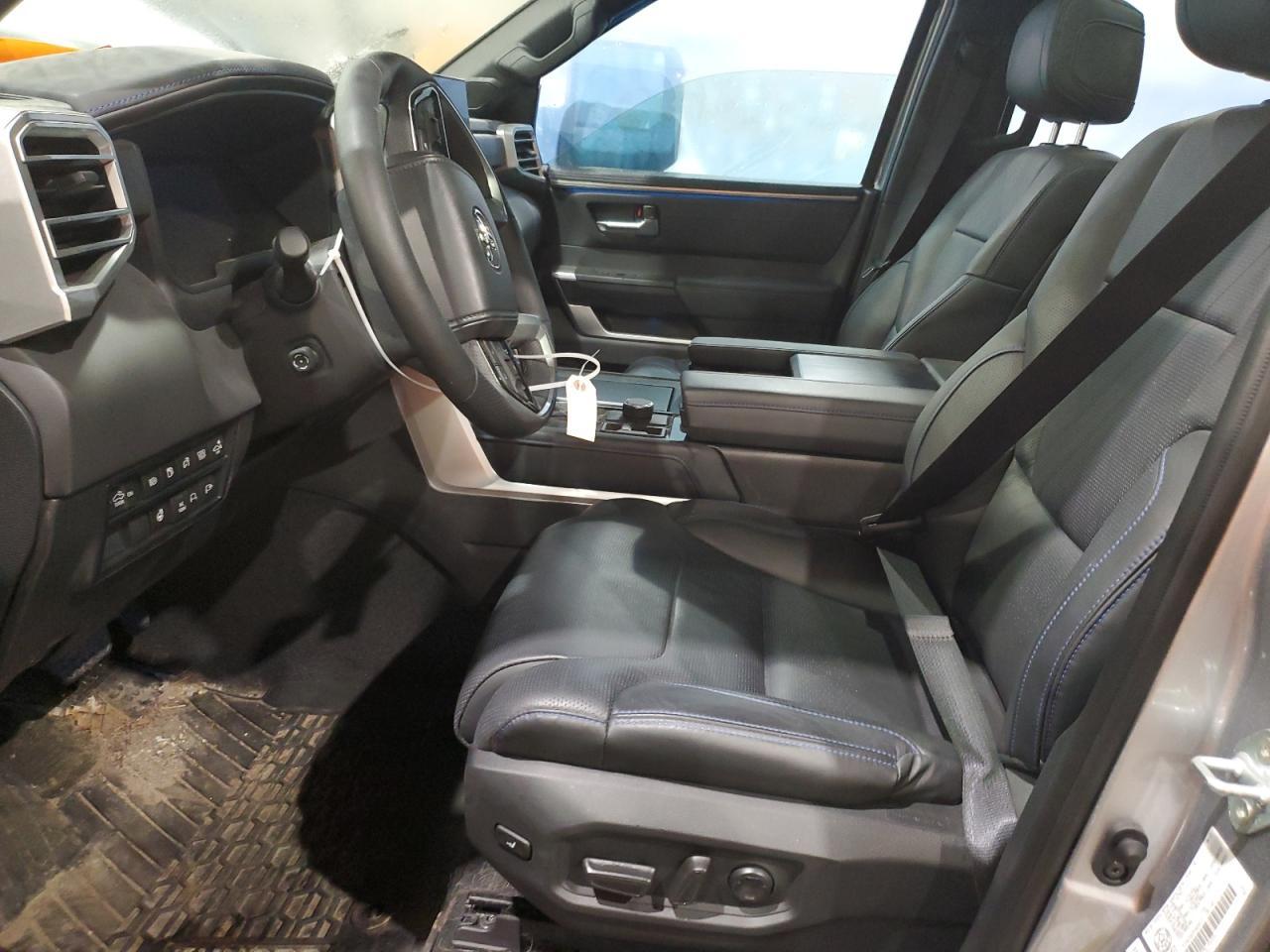 2023 Toyota Tundra Crewmax Platinum - Image 7