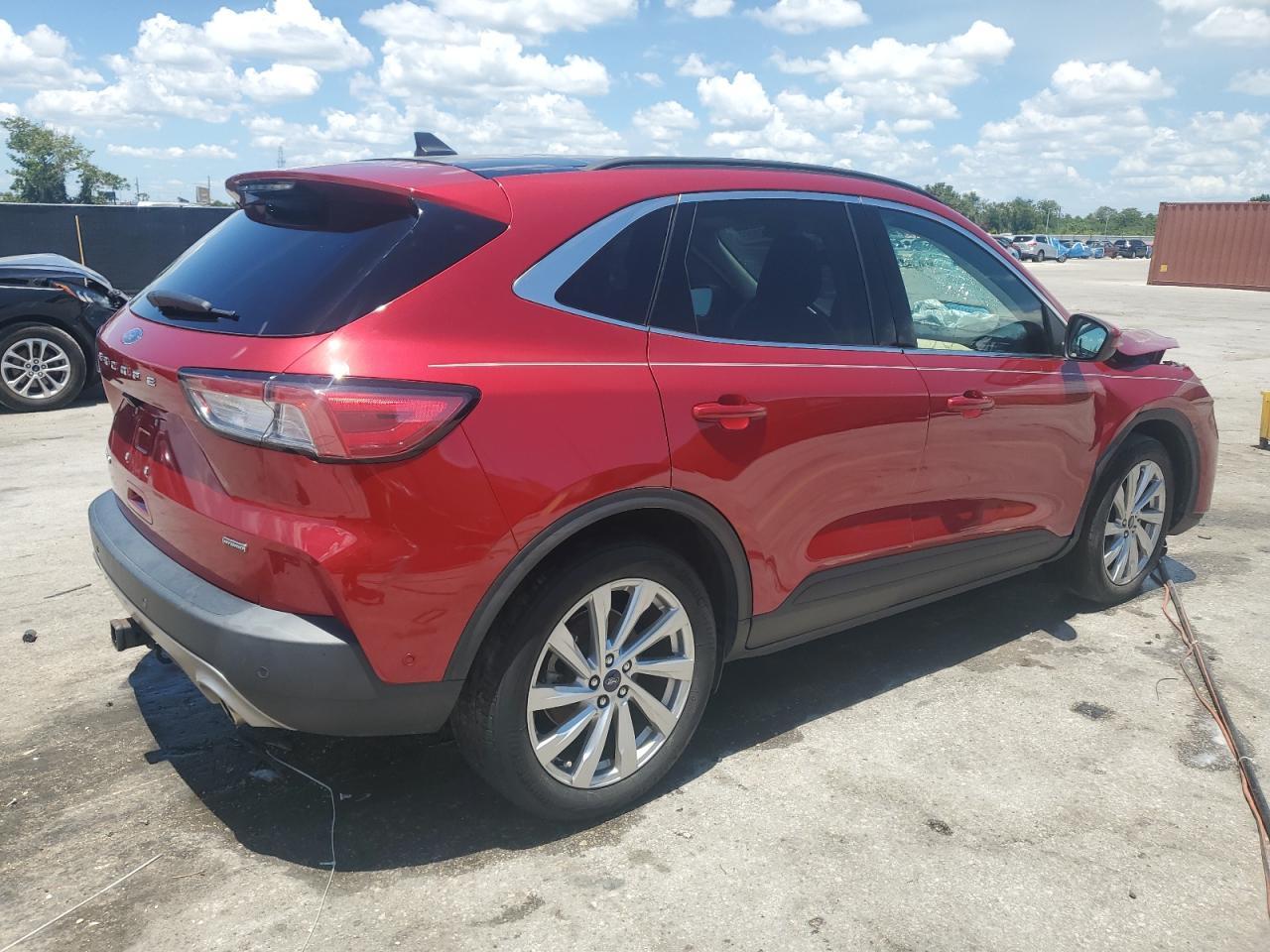 2022 Ford Escape Titanium - Image 3