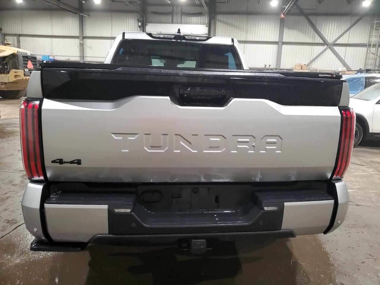 2023 Toyota Tundra Crewmax Platinum - Image 6