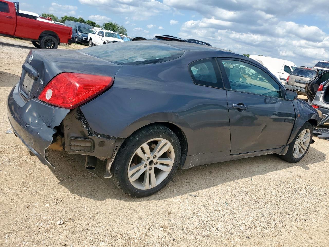 2013 Nissan Altima S - Image 3
