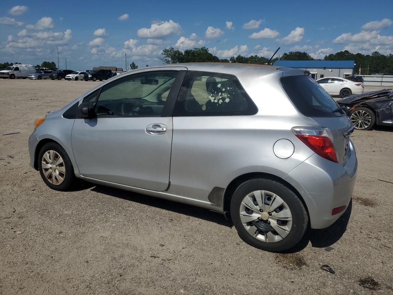 2012 Toyota Yaris - Image 2