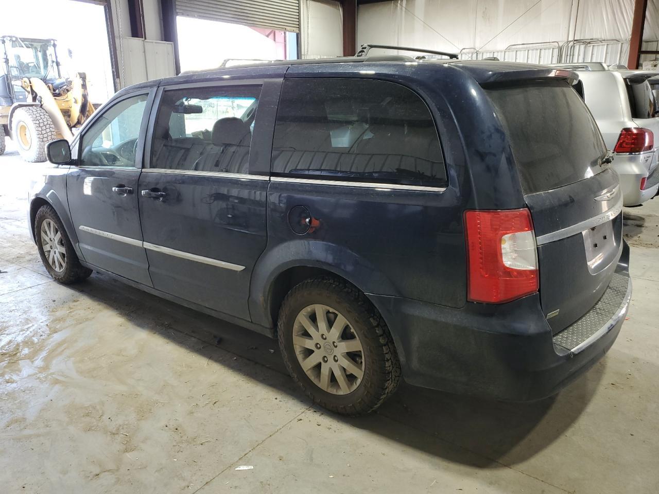 2014 Chrysler Town & Country Touring - Фото 2