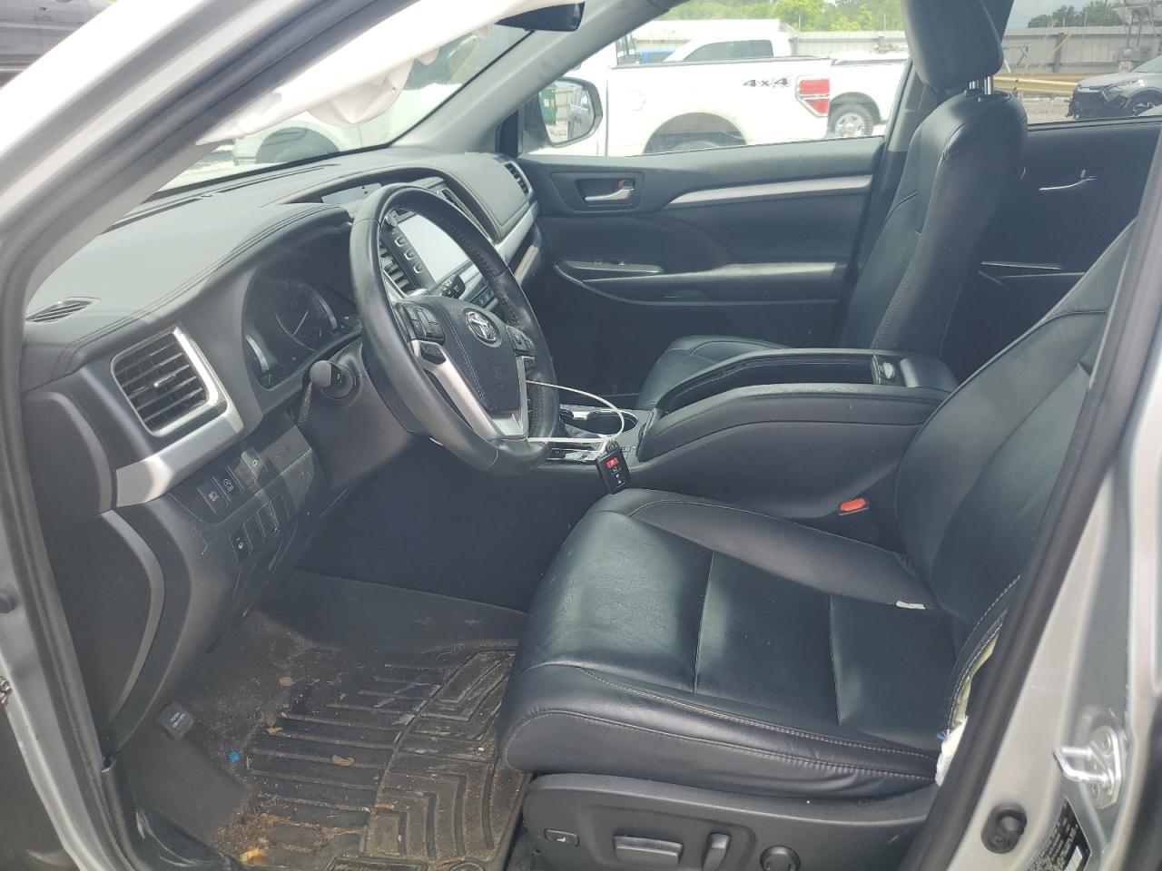 2019 Toyota Highlander Se - Image 7