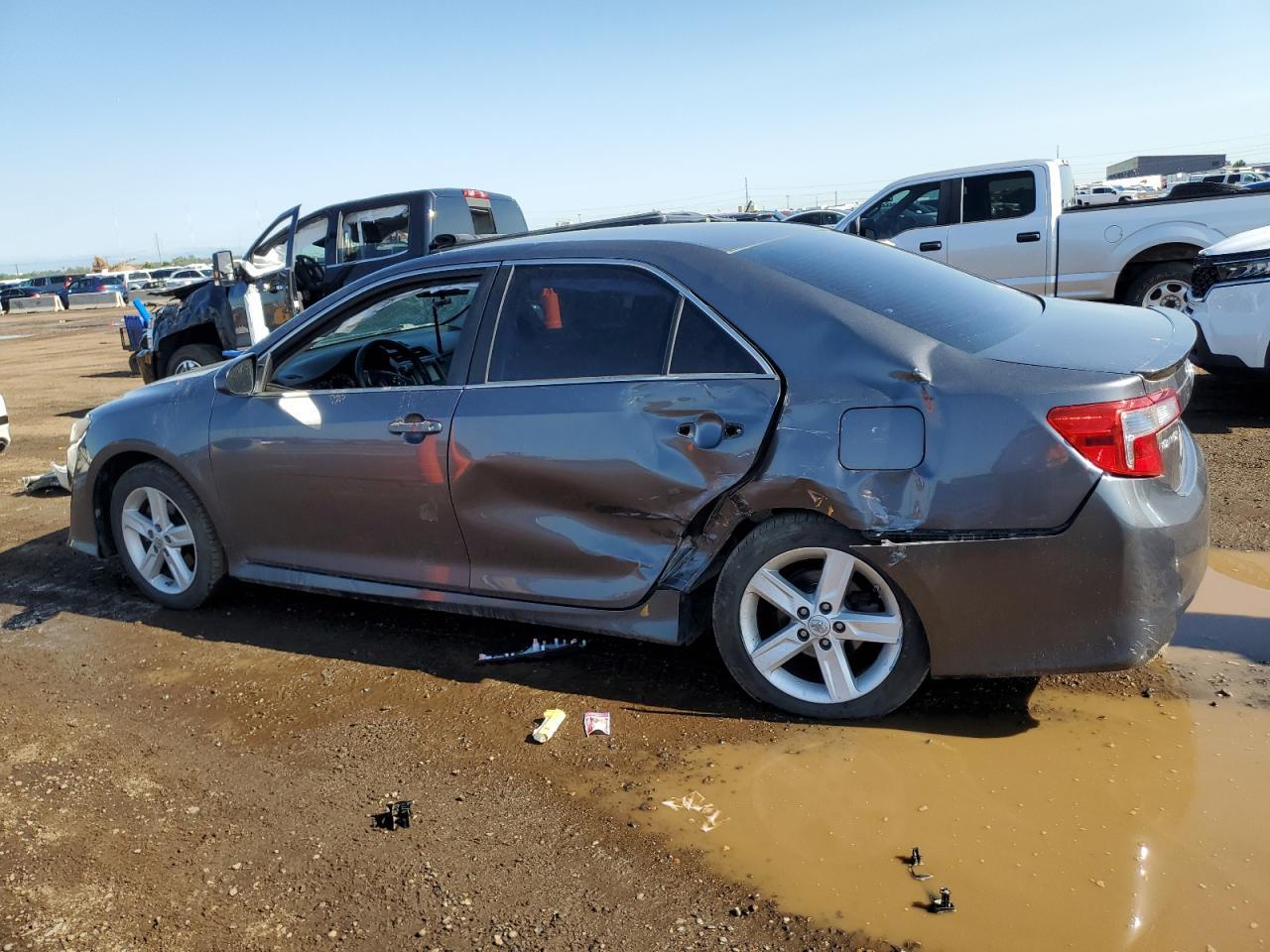 2014 Toyota Camry L - Фото 2