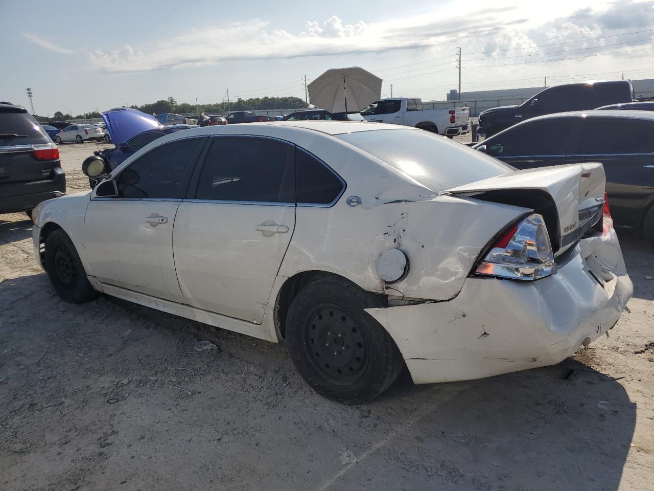2009 Chevrolet Impala Police - Image 2