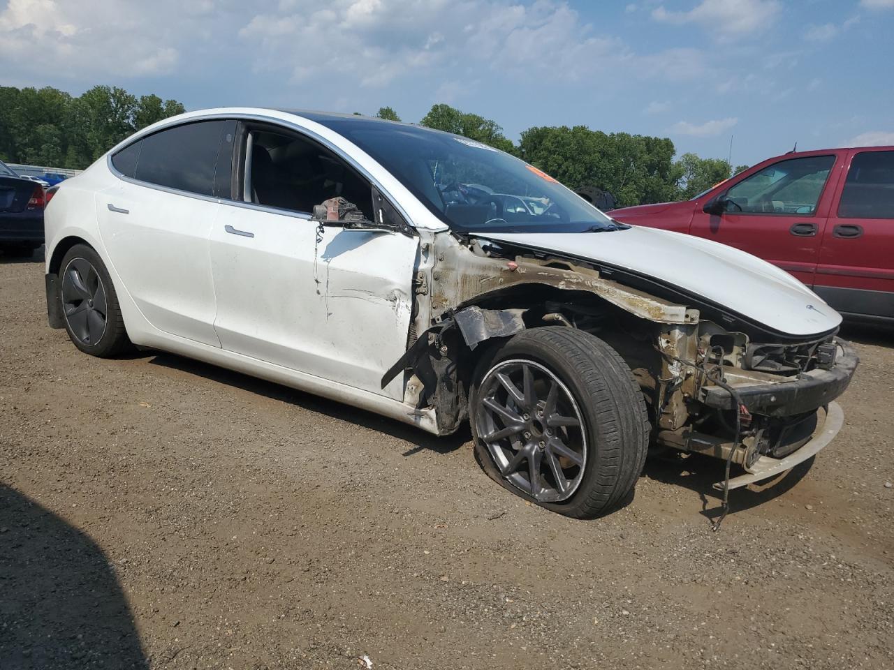 2020 Tesla Model 3 - Фото 4