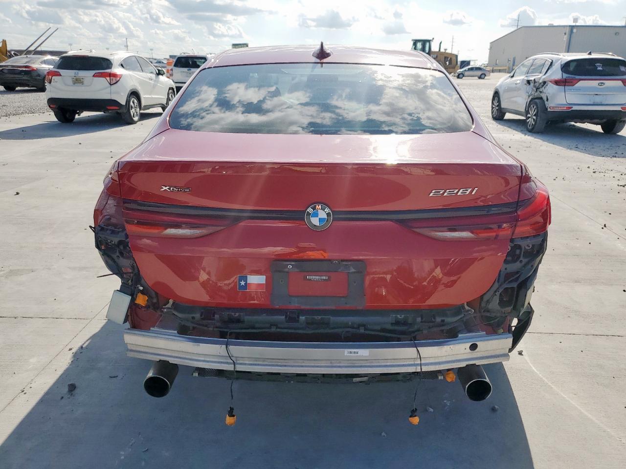 2020 BMW 228Xi - Фото 6