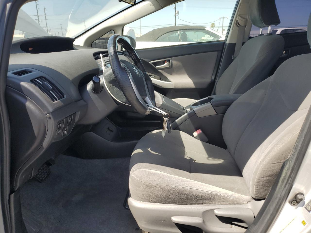 2013 Toyota Prius - Фото 7