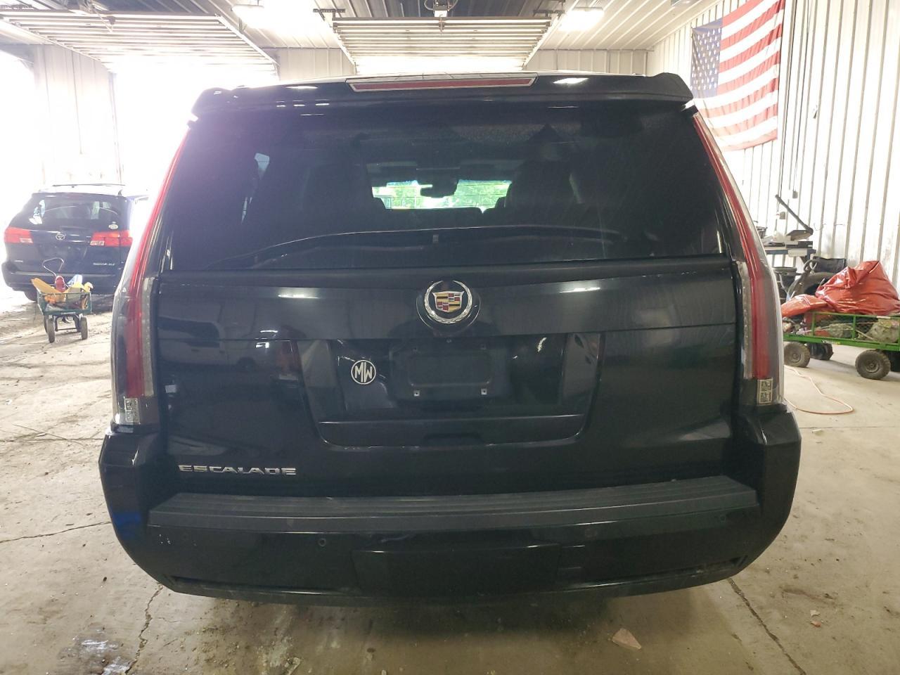 2015 Cadillac Escalade Esv Luxury - Image 6