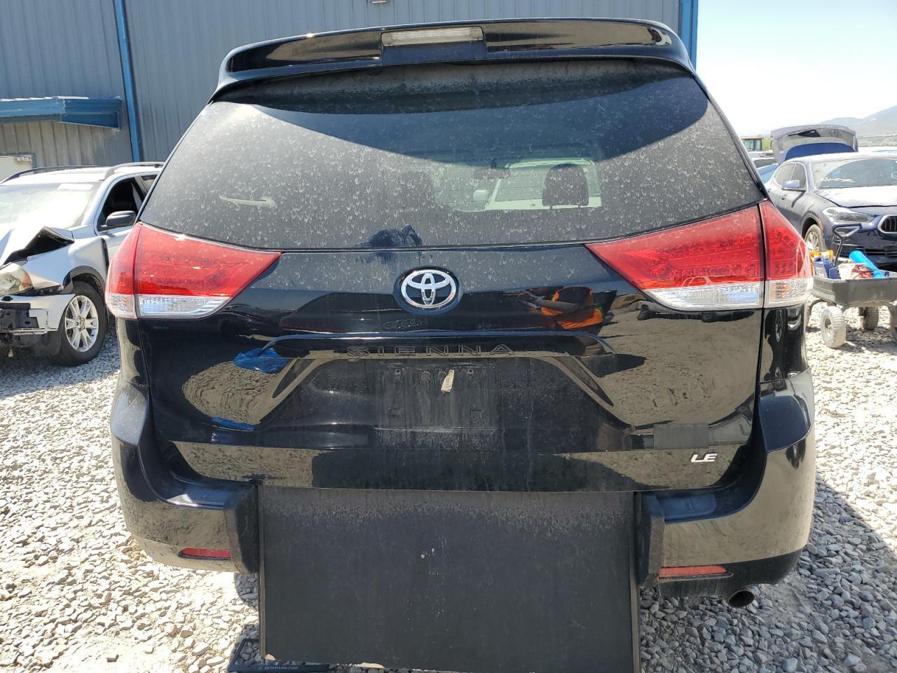 2013 Toyota Sienna Le - Image 6
