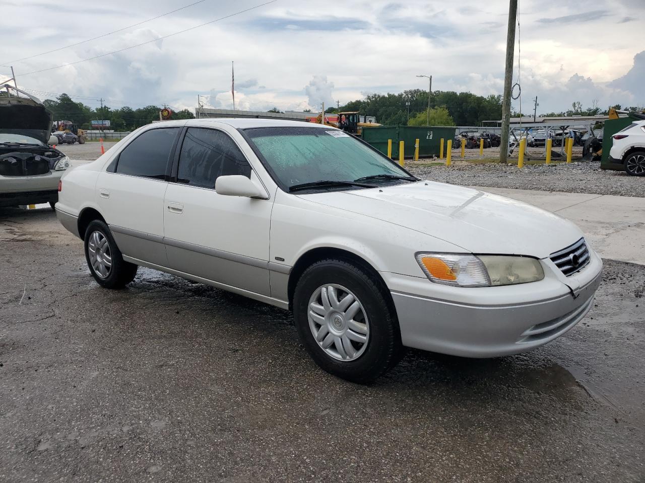 2001 Toyota Camry Le - Фото 4