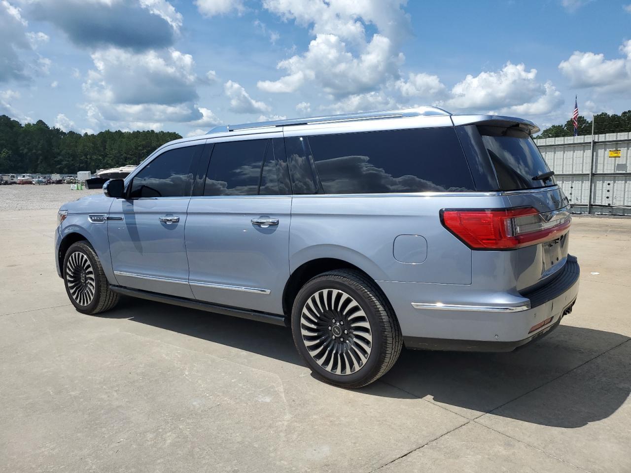 2019 Lincoln Navigator L Black Label - Image 2