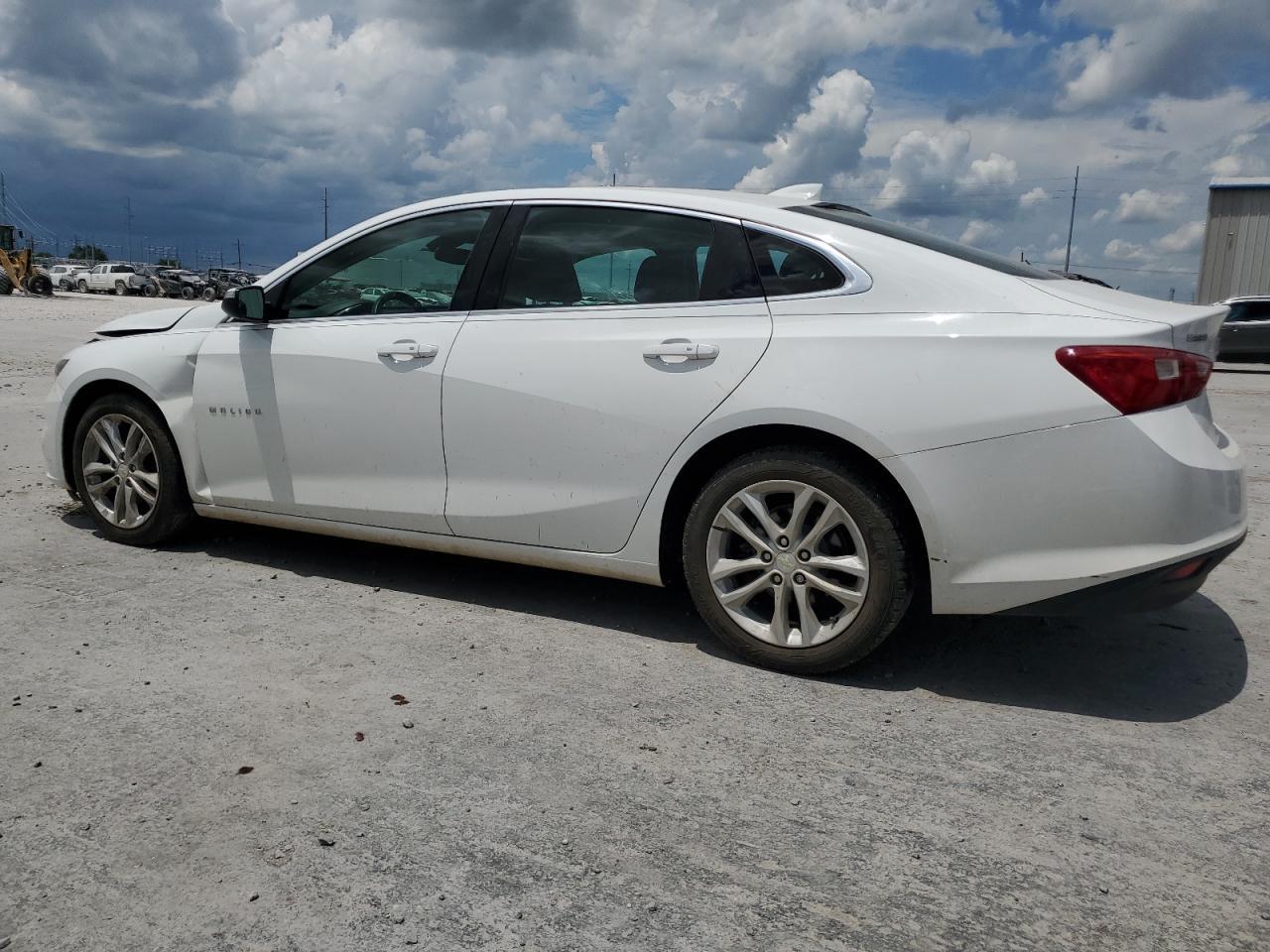 2016 Chevrolet Malibu Lt - Image 2